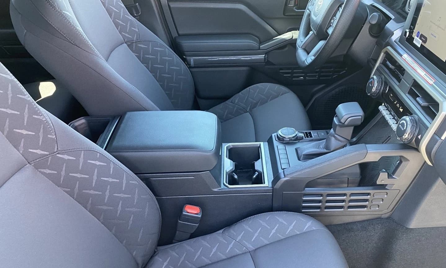 Toyota Tacoma 4WD SR5 Double Cab 5' Bed AT (Natl) 2026 — side view