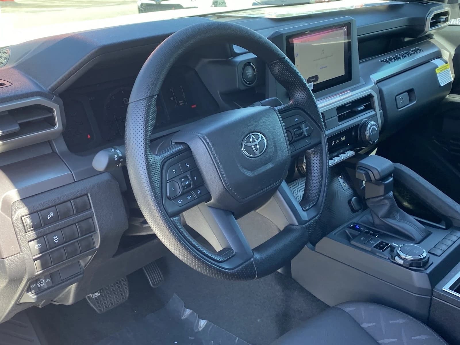 Toyota Tacoma 4WD SR5 Double Cab 5' Bed AT (Natl) 2026 — side view