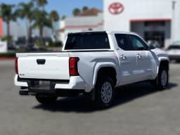 Toyota Tacoma 4WD SR5 Double Cab 5' Bed AT (Natl) 2026 — side view