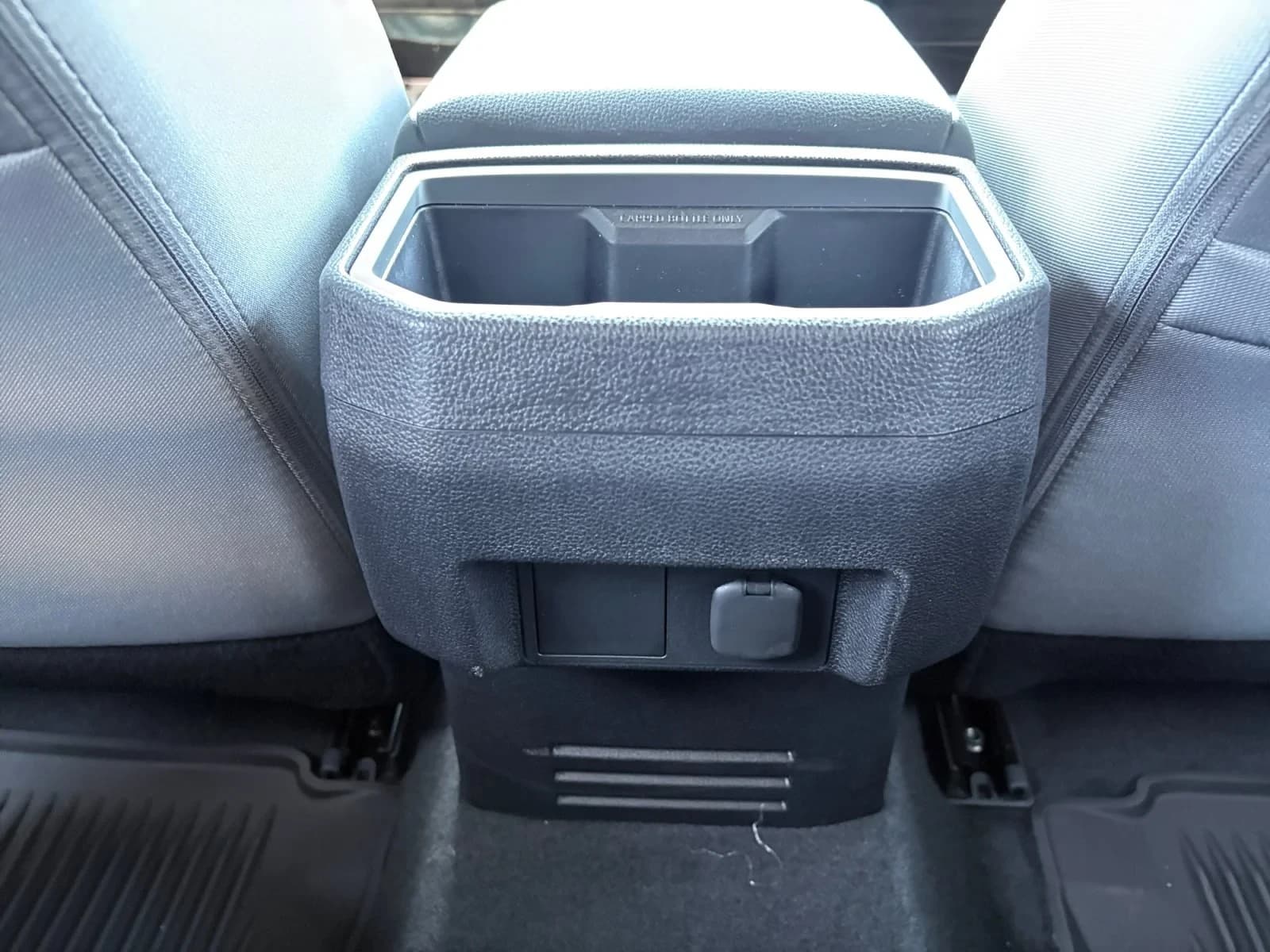 Toyota Tacoma 4WD TRD Sport Double Cab 6' Bed AT (Natl) 2026 — side view