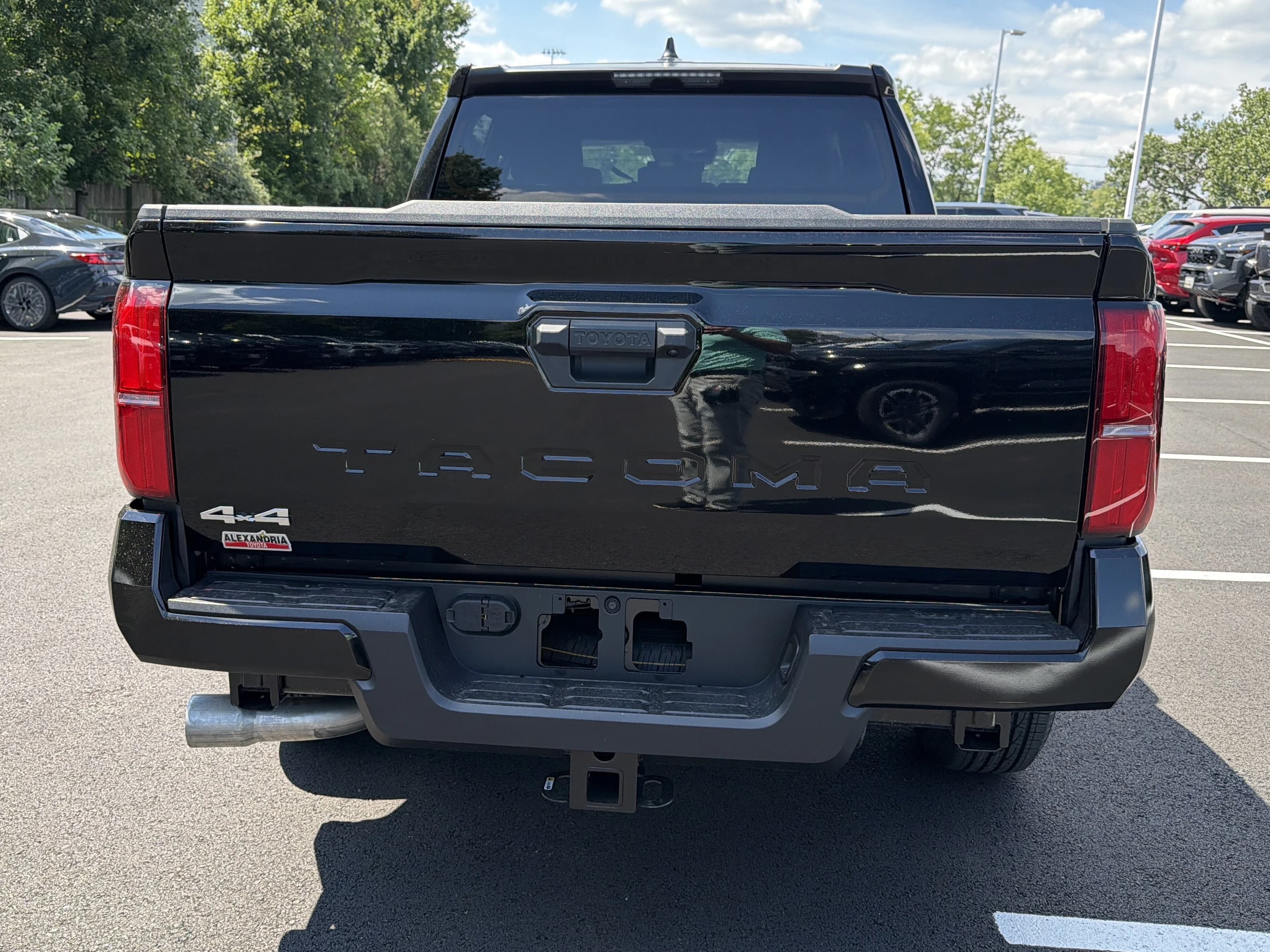 Toyota Tacoma 4WD SR5 Double Cab 5' Bed AT (Natl) 2026 — side view