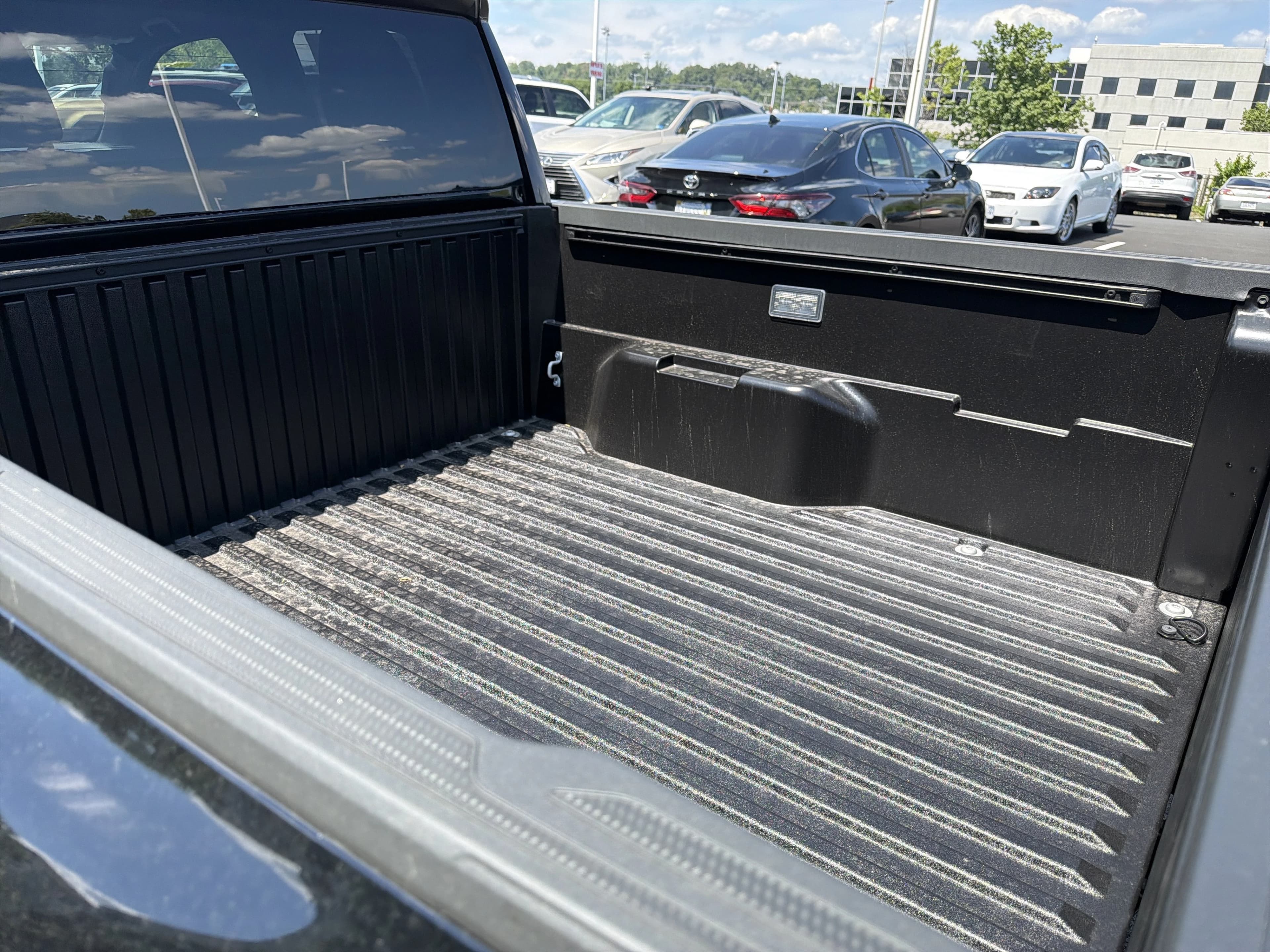 Toyota Tacoma 4WD SR5 Double Cab 5' Bed AT (Natl) 2026 — side view