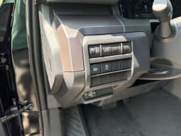 Toyota Tacoma 4WD SR5 Double Cab 5' Bed AT (Natl) 2026 — side view