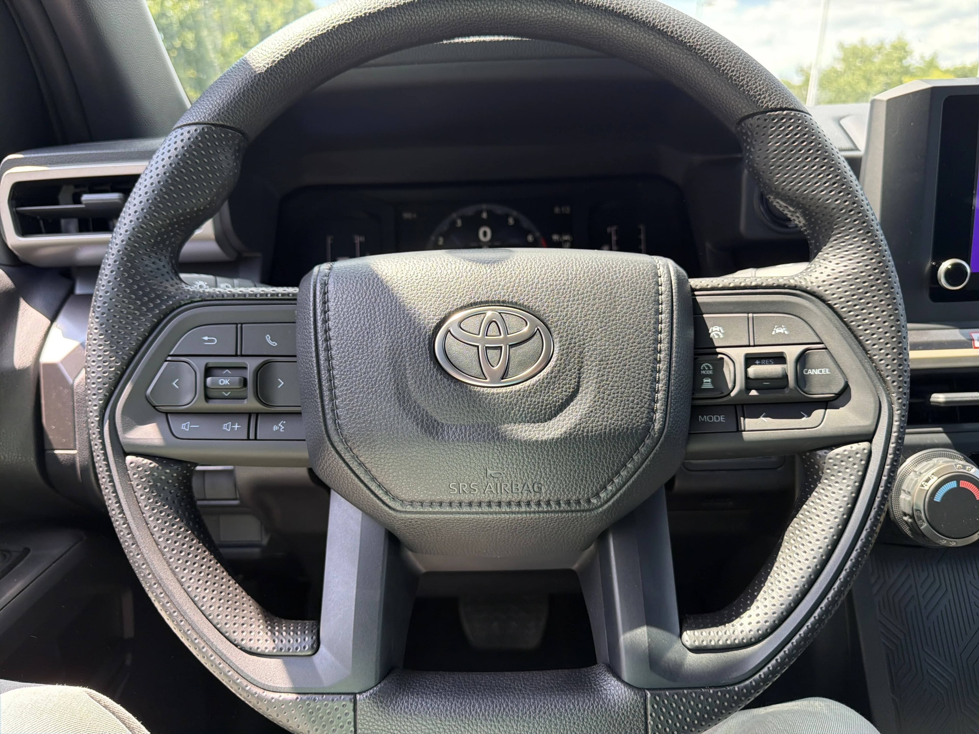 Toyota Tacoma 4WD SR5 Double Cab 5' Bed AT (Natl) 2026 — side view