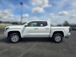 Toyota Tacoma 4WD SR5 Double Cab 5' Bed AT (Natl) 2026 — side view