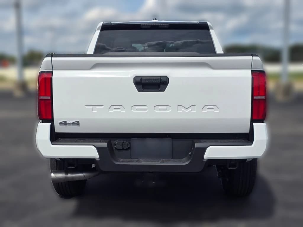 Toyota Tacoma 4WD SR5 Double Cab 5' Bed AT (Natl) 2026 — side view