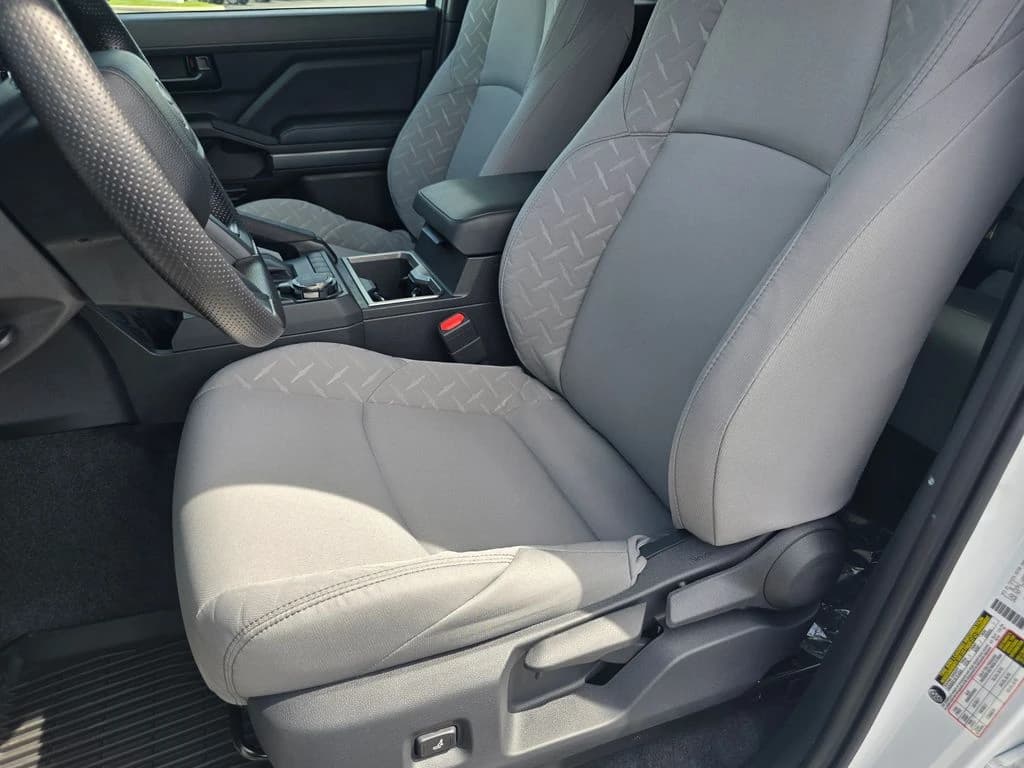 Toyota Tacoma 4WD SR5 Double Cab 5' Bed AT (Natl) 2026 — side view