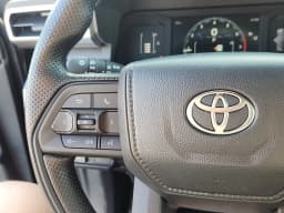 Toyota Tacoma 4WD SR5 Double Cab 5' Bed AT (GS) 2026 — side view