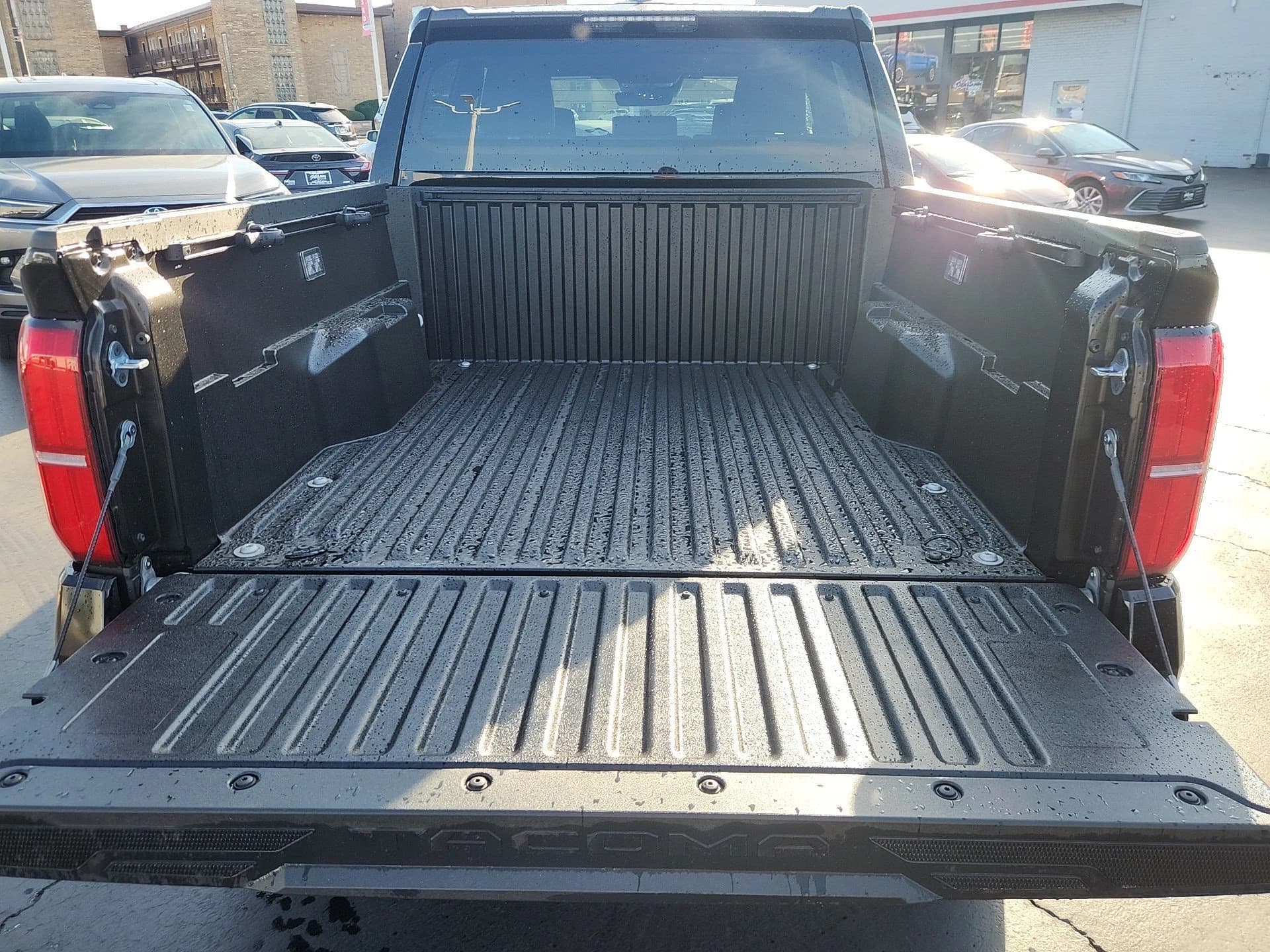 Toyota Tacoma 4WD SR5 Double Cab 5' Bed AT (GS) 2026 — side view