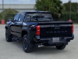 Toyota Tacoma 4WD TRD Off Road Double Cab 6' Bed AT (Natl) 2026 — side view