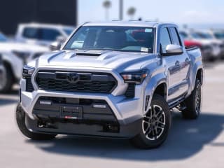Toyota Tacoma 4WD TRD Sport Double Cab 5' Bed AT (Natl)