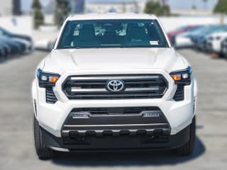 Toyota Tacoma 4WD SR5 Double Cab 5' Bed AT (Natl)