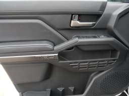 Toyota Tacoma 4WD TRD Off Road Double Cab 5' Bed AT (Natl) 2026 — side view