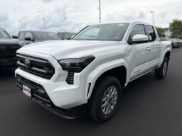 Toyota Tacoma 4WD SR5 Double Cab 5' Bed AT (Natl) 2026 — side view