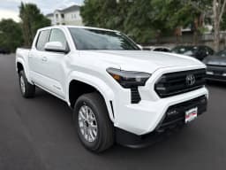 Toyota Tacoma 4WD SR5 Double Cab 5' Bed AT (Natl) 2026 — side view