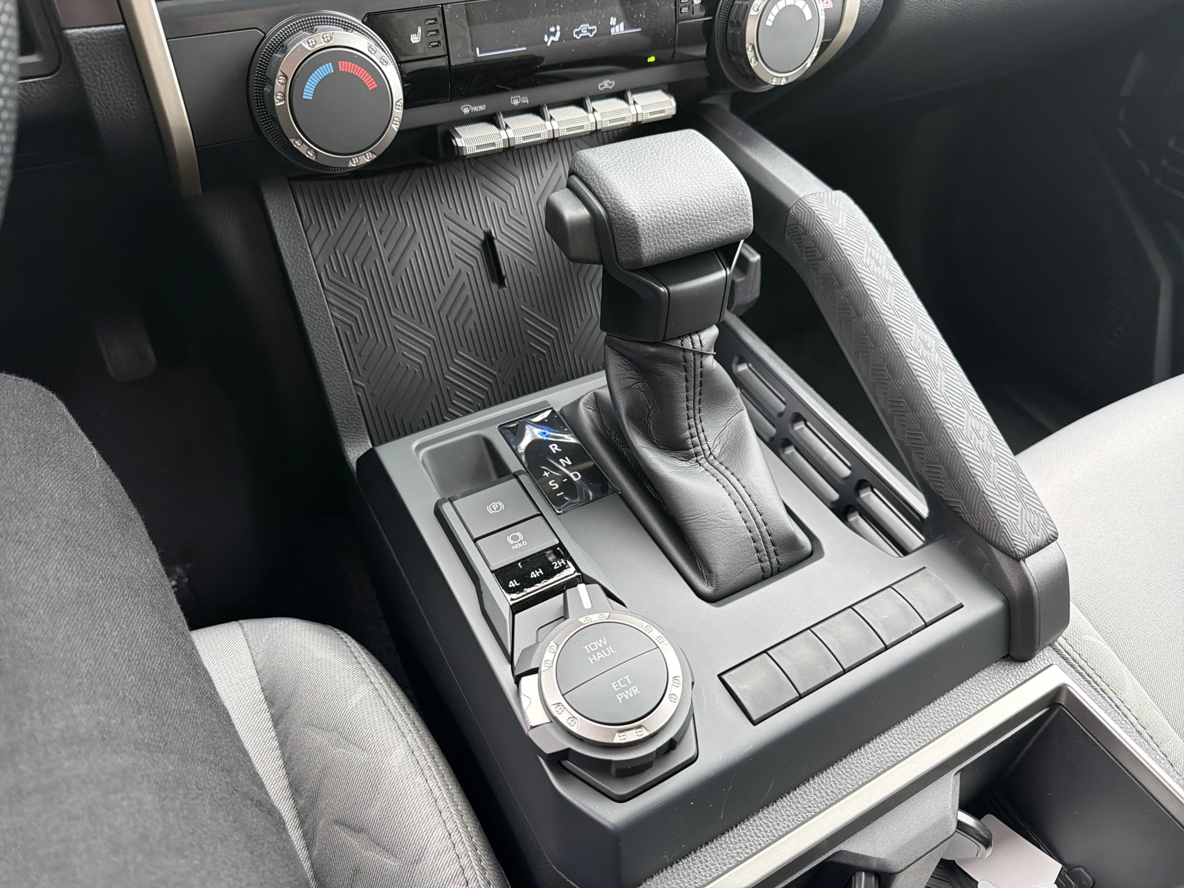 Toyota Tacoma 4WD SR5 Double Cab 5' Bed AT (Natl) 2026 — side view
