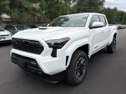 Toyota Tacoma 4WD TRD Off Road Double Cab 5' Bed AT (Natl) 2026 — side view