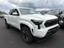 Toyota Tacoma 4WD TRD Off Road Double Cab 5' Bed AT (Natl) 2026 — side view