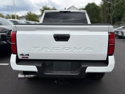 Toyota Tacoma 4WD TRD Off Road Double Cab 5' Bed AT (Natl) 2026 — side view