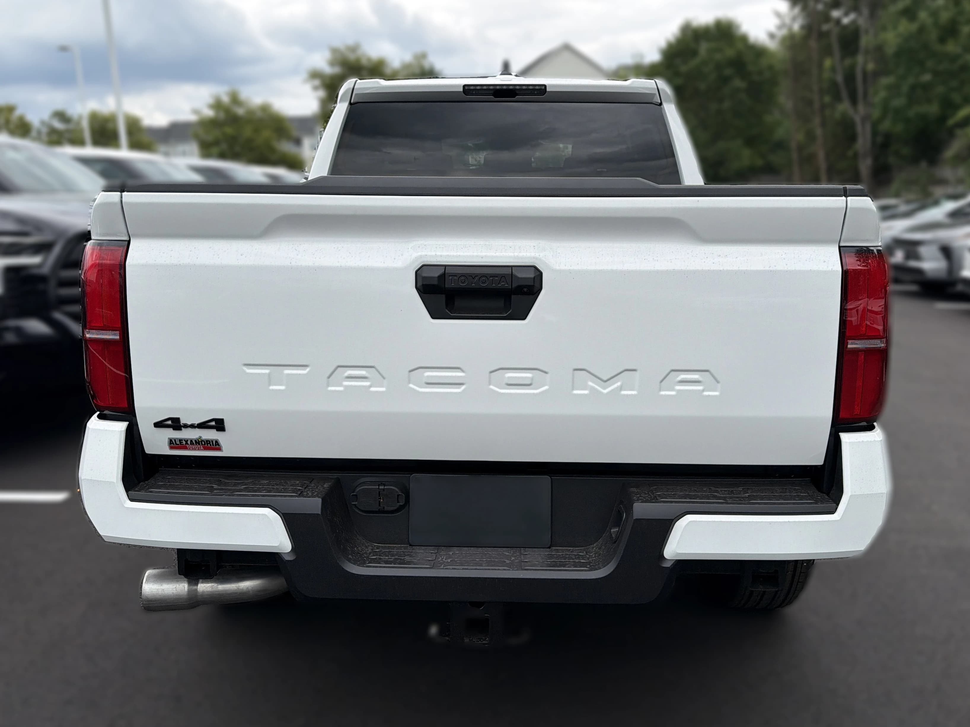 Toyota Tacoma 4WD TRD Off Road Double Cab 5' Bed AT (Natl) 2026 — side view