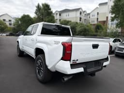 Toyota Tacoma 4WD TRD Off Road Double Cab 5' Bed AT (Natl) 2026 — side view