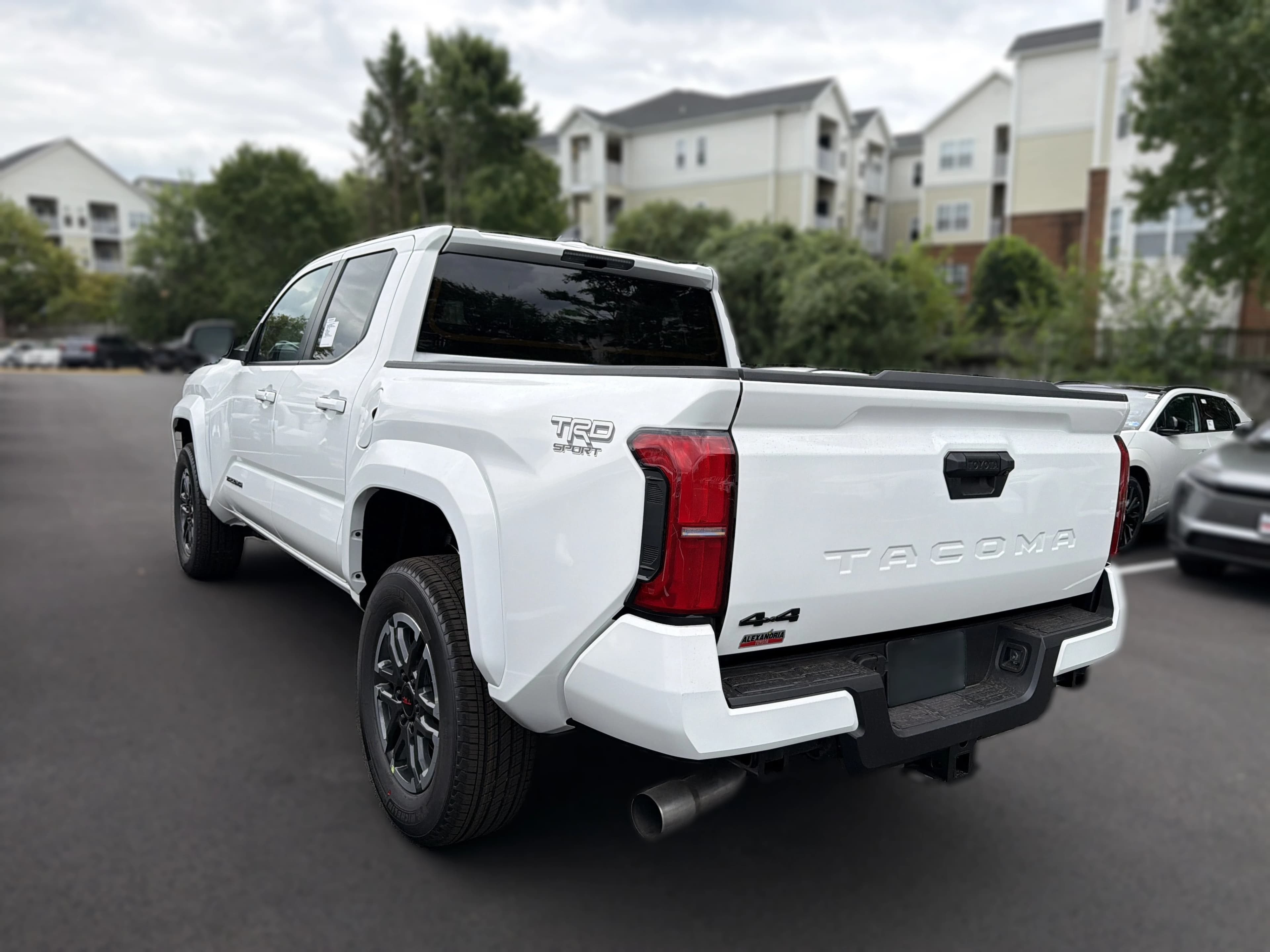 Toyota Tacoma 4WD TRD Off Road Double Cab 5' Bed AT (Natl) 2026 — side view