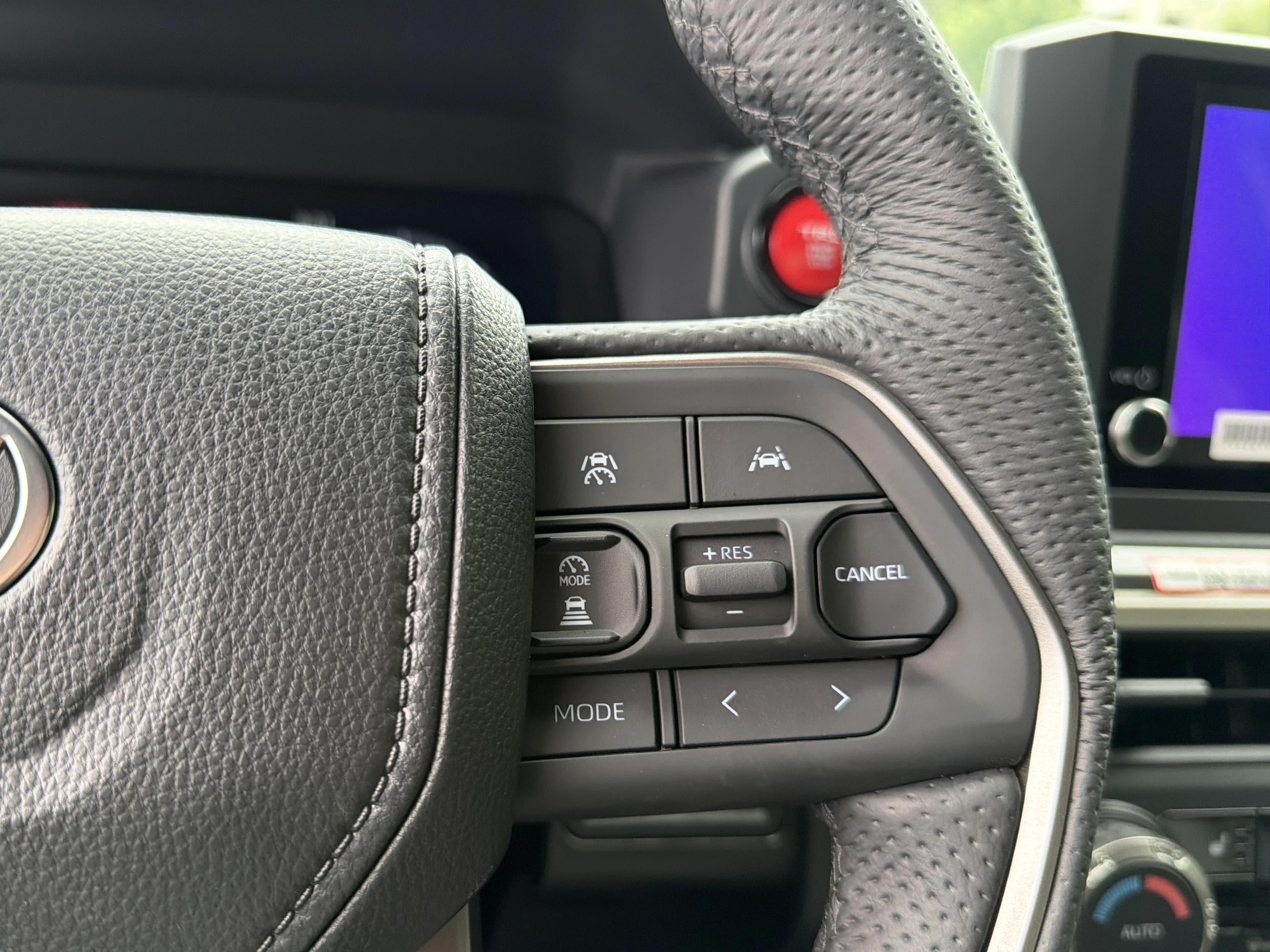 Toyota Tacoma 4WD TRD Off Road Double Cab 5' Bed AT (Natl) 2026 — side view