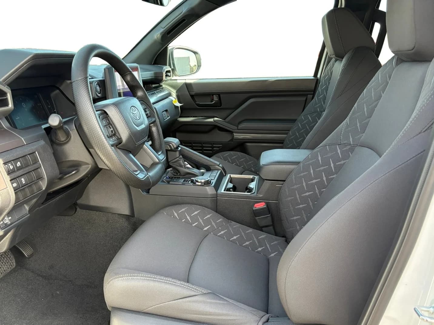 Toyota Tacoma 4WD SR5 Double Cab 5' Bed AT (Natl) 2026 — side view