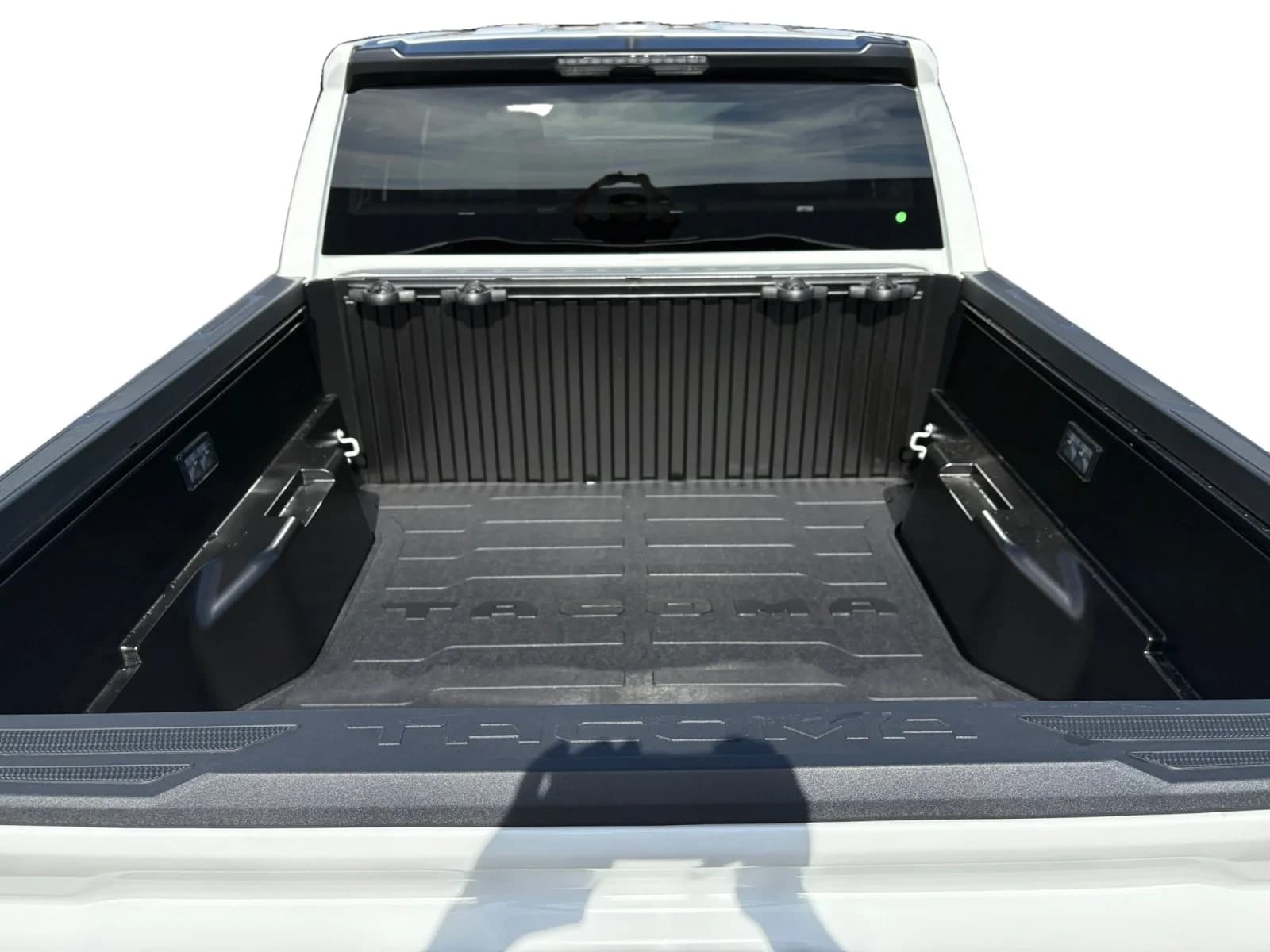 Toyota Tacoma 4WD SR5 Double Cab 5' Bed AT (Natl) 2026 — side view