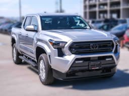 Toyota Tacoma 4WD SR5 Double Cab 5' Bed AT (Natl) 2026 — side view