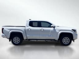Toyota Tacoma 4WD SR5 Double Cab 5' Bed AT (Natl) 2026 — side view