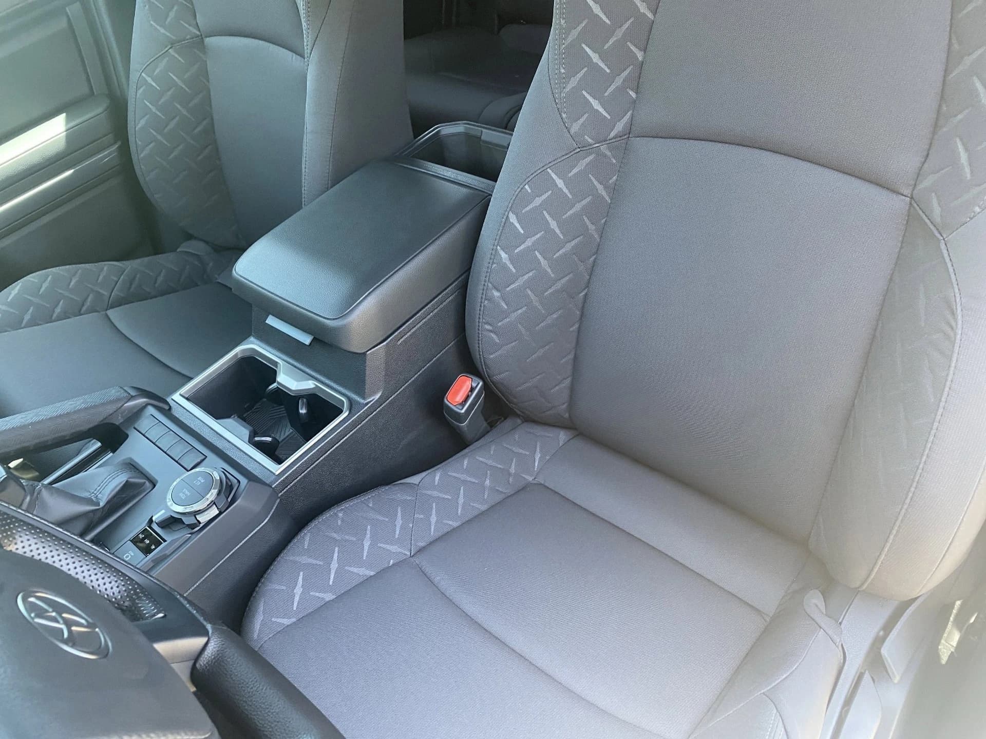 Toyota Tacoma 4WD SR5 Double Cab 5' Bed AT (Natl) 2026 — side view