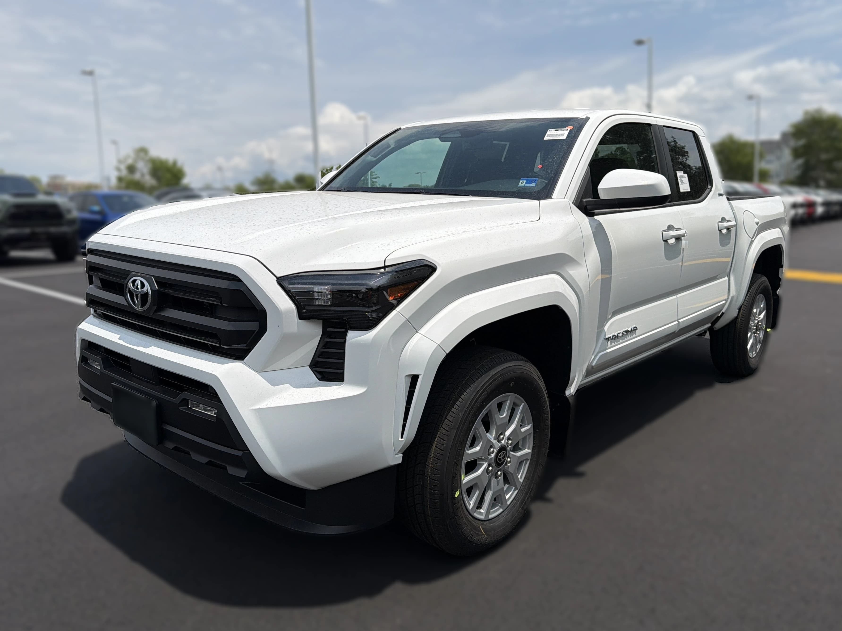 Toyota Tacoma 4WD SR5 Double Cab 6' Bed AT (Natl) 2026 — side view