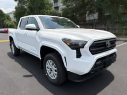 Toyota Tacoma 4WD SR5 Double Cab 6' Bed AT (Natl) 2026 — side view
