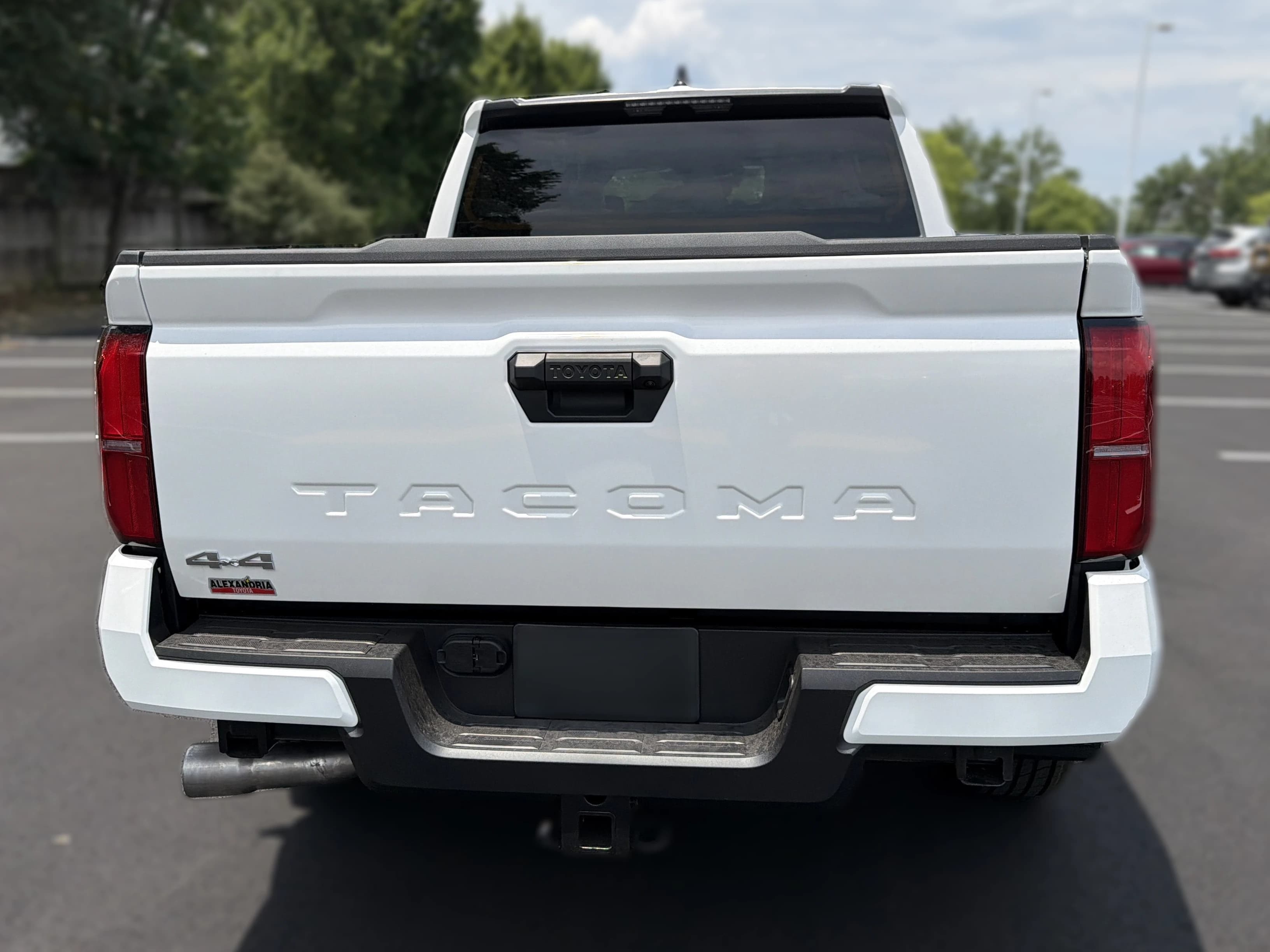 Toyota Tacoma 4WD SR5 Double Cab 6' Bed AT (Natl) 2026 — side view