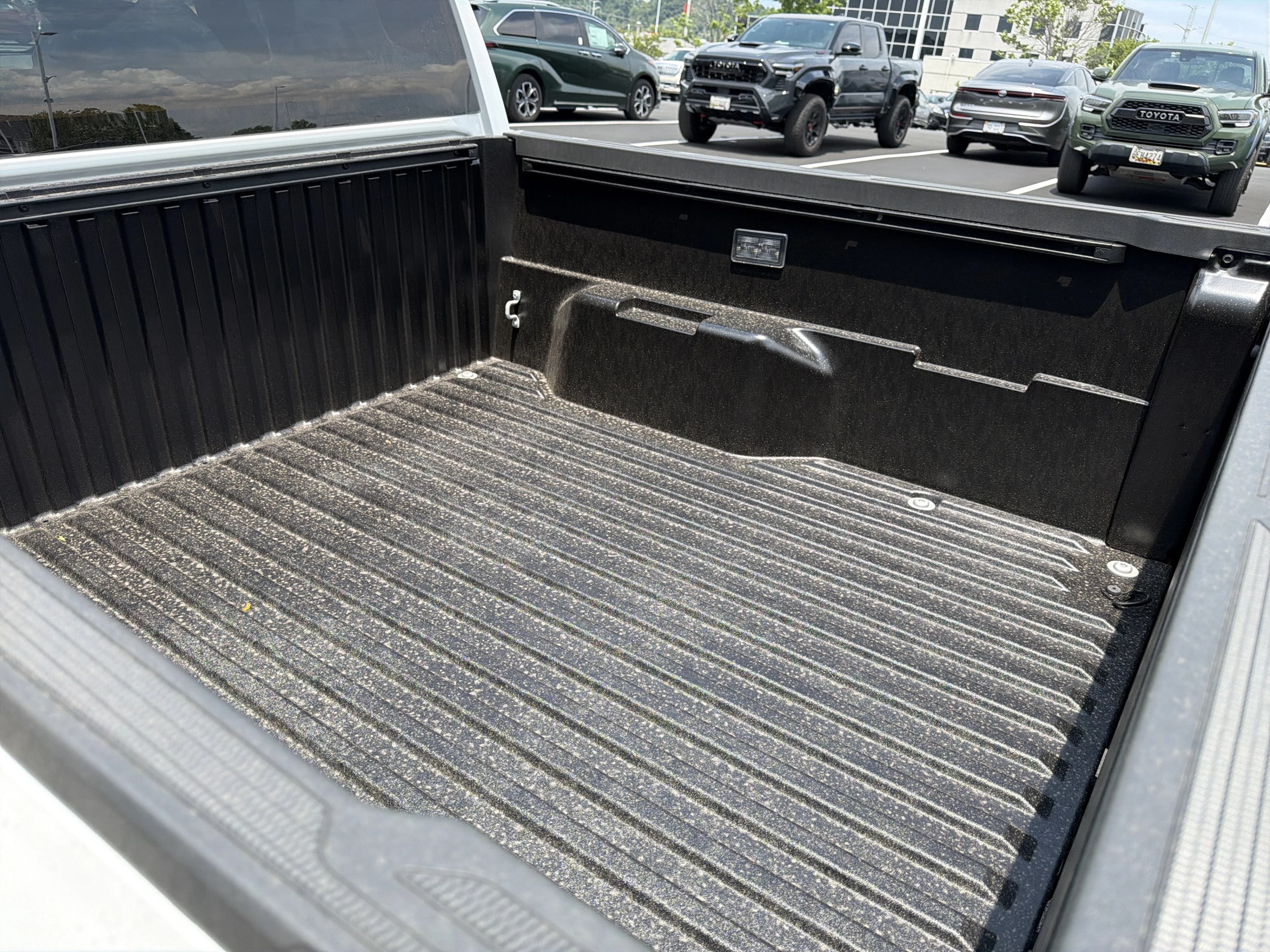 Toyota Tacoma 4WD SR5 Double Cab 6' Bed AT (Natl) 2026 — side view
