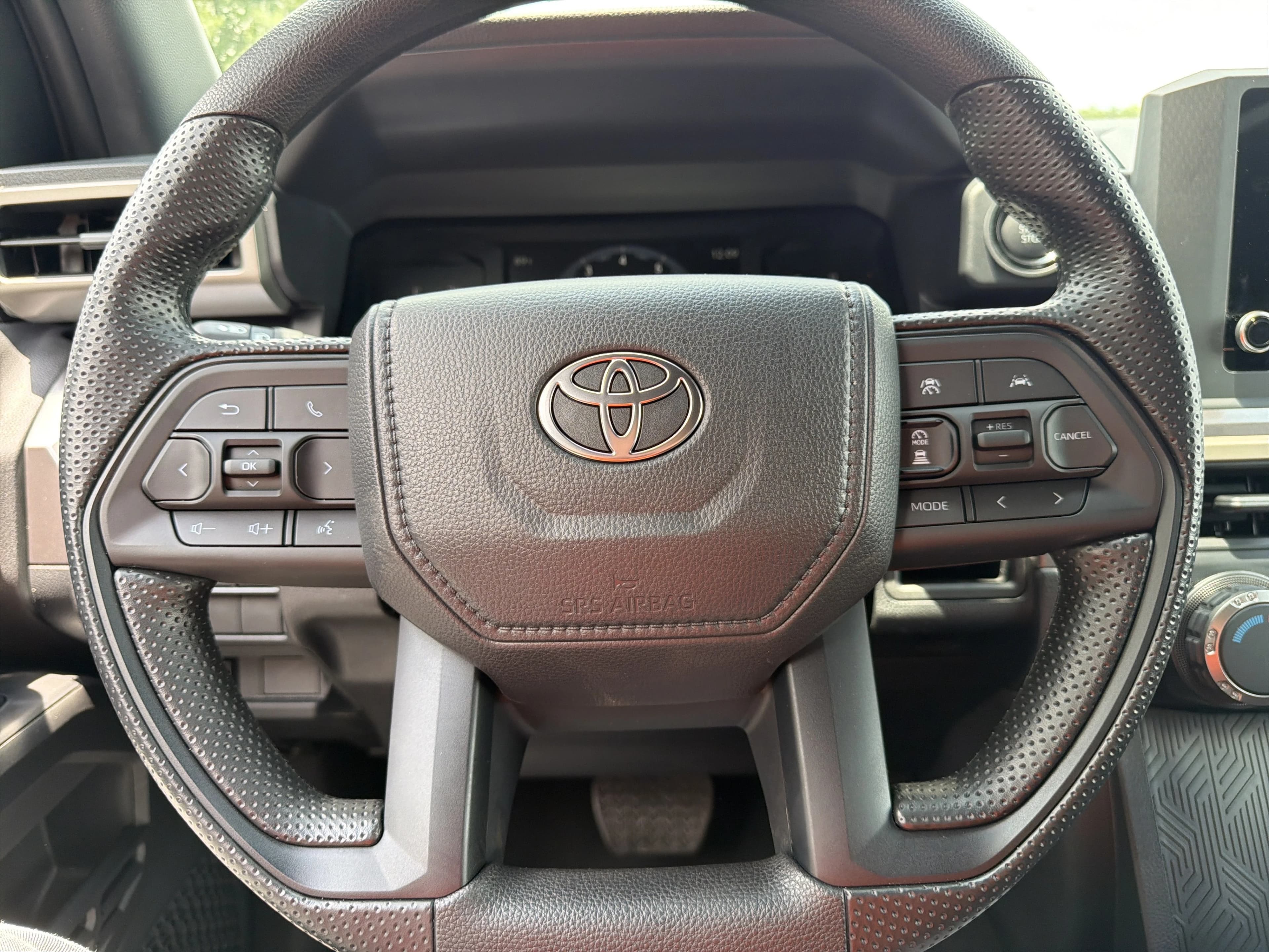 Toyota Tacoma 4WD SR5 Double Cab 6' Bed AT (Natl) 2026 — side view