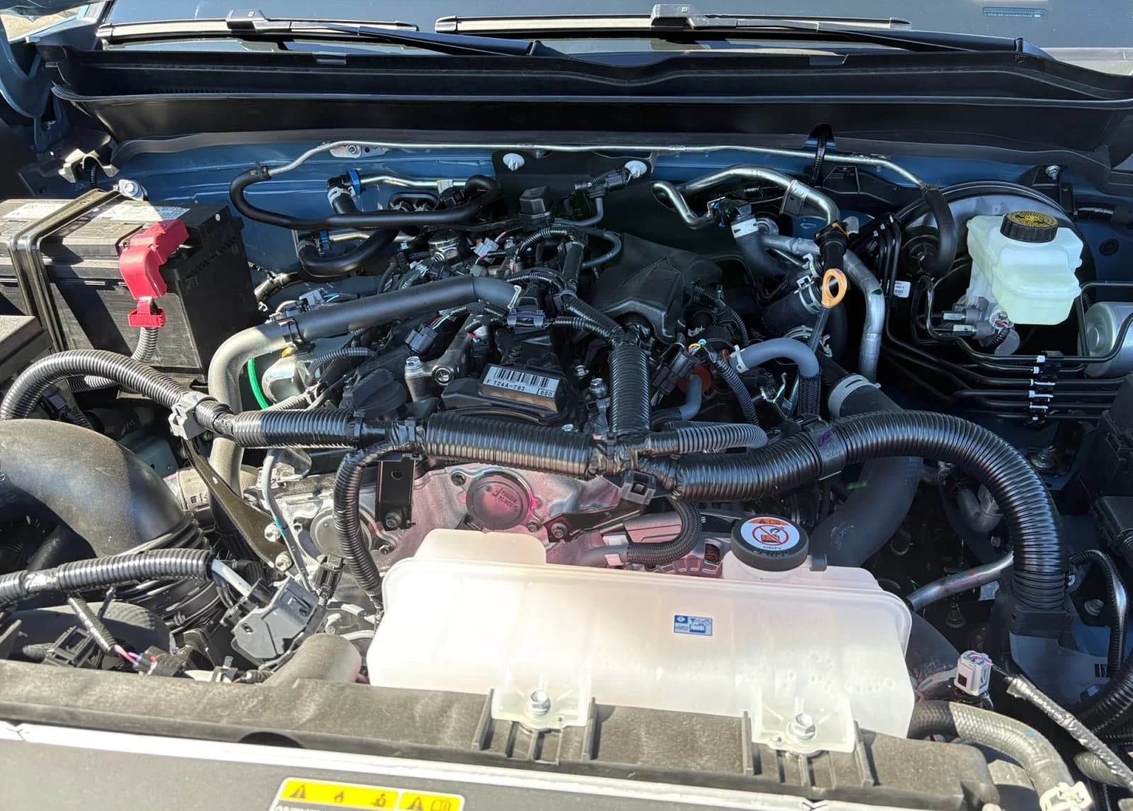 Toyota Tacoma 4WD TRD Off Road Double Cab 5' Bed AT (Natl) 2026 — side view