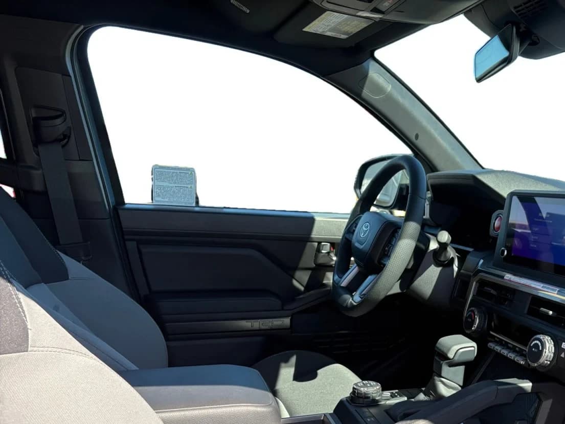 Toyota Tacoma 4WD TRD Off Road Double Cab 5' Bed AT (Natl) 2026 — side view