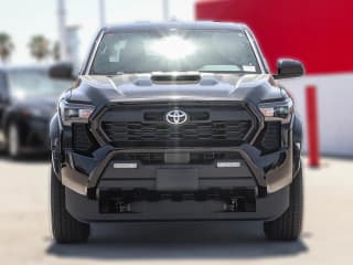 Toyota Tacoma 4WD TRD Sport Double Cab 5' Bed AT (Natl)