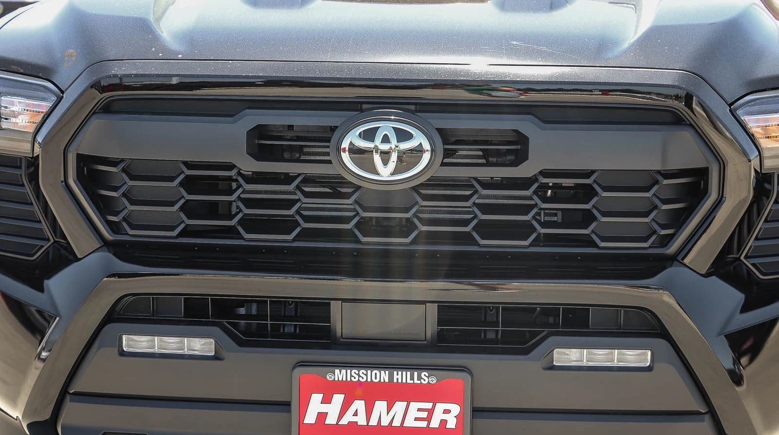 Toyota Tacoma 4WD TRD Sport Double Cab 5' Bed AT (Natl) 2026 — side view