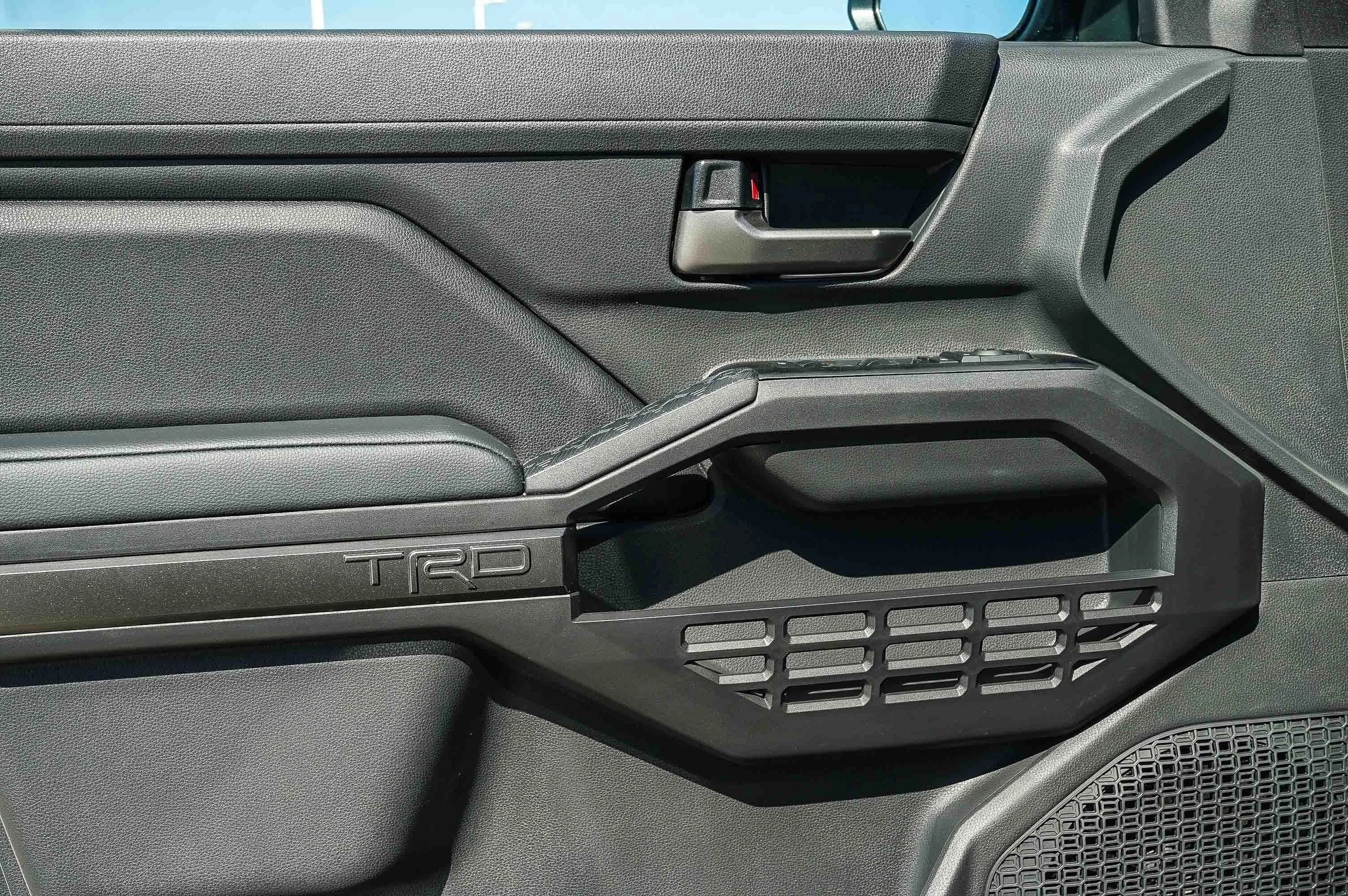 Toyota Tacoma 4WD TRD Sport Double Cab 5' Bed AT (Natl) 2026 — side view