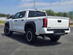 Toyota Tacoma 4WD TRD Off Road Double Cab 5' Bed AT (Natl) 2026 — side view