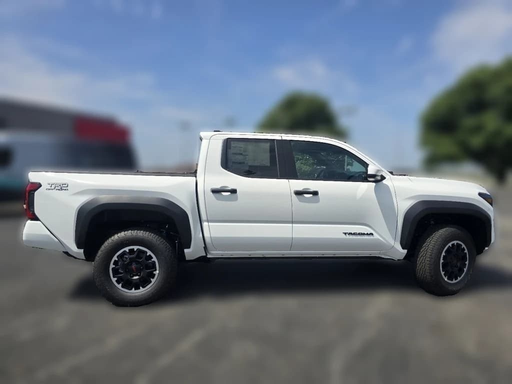 Toyota Tacoma 4WD TRD Off Road Double Cab 5' Bed AT (Natl) 2026 — side view