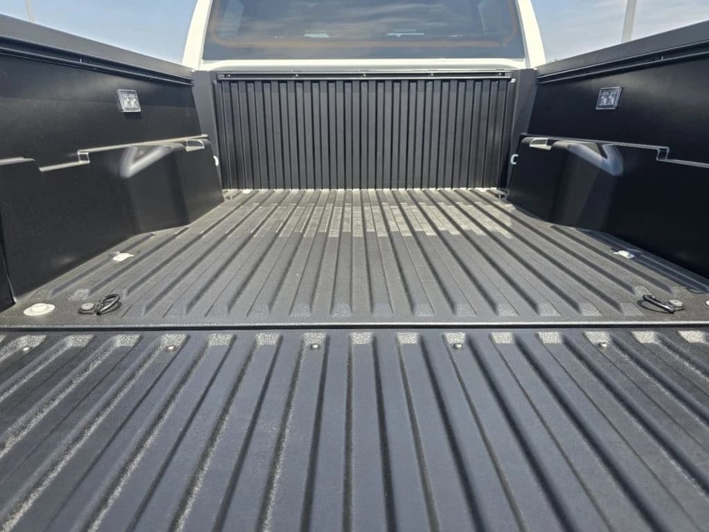 Toyota Tacoma 4WD TRD Off Road Double Cab 5' Bed AT (Natl) 2026 — side view