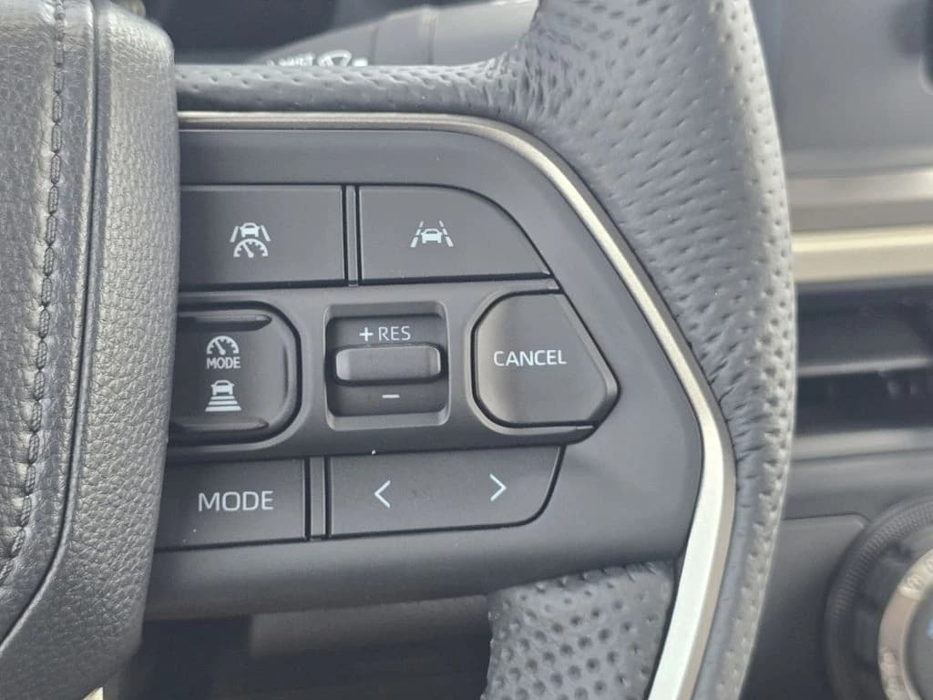 Toyota Tacoma 4WD TRD Off Road Double Cab 5' Bed AT (Natl) 2026 — side view