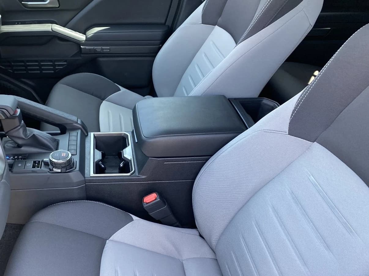 Toyota Tacoma 4WD TRD Sport Double Cab 5' Bed AT (Natl) 2026 — side view