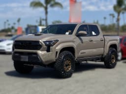 Toyota Tacoma 4WD TRD Sport Double Cab 5' Bed AT (Natl) 2026 — side view