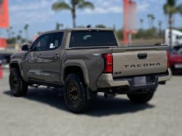 Toyota Tacoma 4WD TRD Sport Double Cab 5' Bed AT (Natl) 2026 — side view