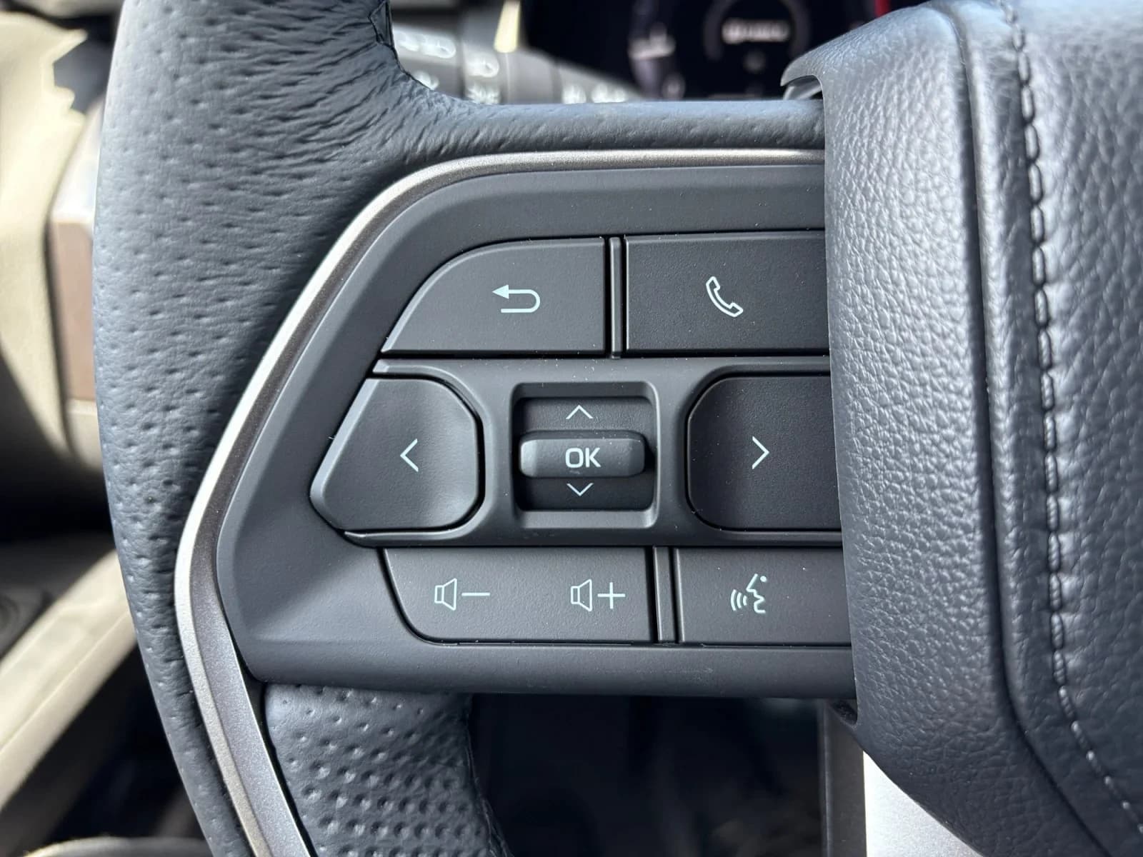 Toyota Tacoma 4WD TRD Sport Double Cab 5' Bed AT (Natl) 2026 — side view